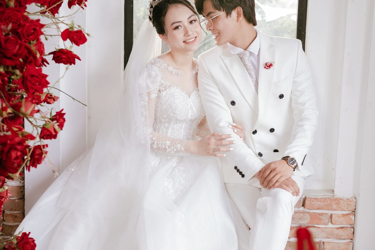 Cách ghi ngày giờ trên thiệp cưới cho đúng và dễ hiểu: âm lịch, dương lịch, giờ đón khách